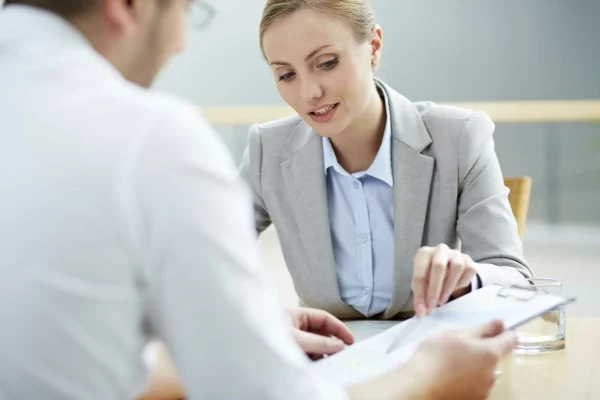 Выбор консультанта: профессиональный гид по поиску экспертов мирового уровня